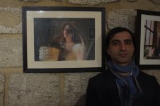 Прочитать характер по лицу: эмоциональные портреты на выставке в Баку (ФОТО)