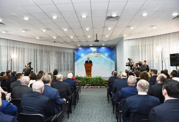Azerbaijani president, first lady attend event dedicated to sports results of 2017 (PHOTO)