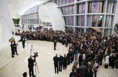 Вице-президент Фонда Гейдара Алиева Лейла Алиева приняла участие в открытии персональной выставки Омара Эльдарова (ФОТО)