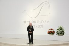 Вице-президент Фонда Гейдара Алиева Лейла Алиева приняла участие в открытии персональной выставки Омара Эльдарова (ФОТО)