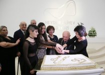 Вице-президент Фонда Гейдара Алиева Лейла Алиева приняла участие в открытии персональной выставки Омара Эльдарова (ФОТО)