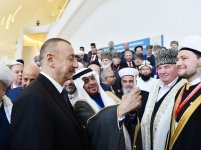 Президент Ильхам Алиев принял участие в международной конференции "Год Исламской солидарности-2017: Межрелигиозный и межкультурный диалог" (ФОТО)