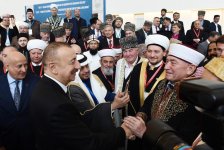 Президент Ильхам Алиев принял участие в международной конференции "Год Исламской солидарности-2017: Межрелигиозный и межкультурный диалог" (ФОТО)