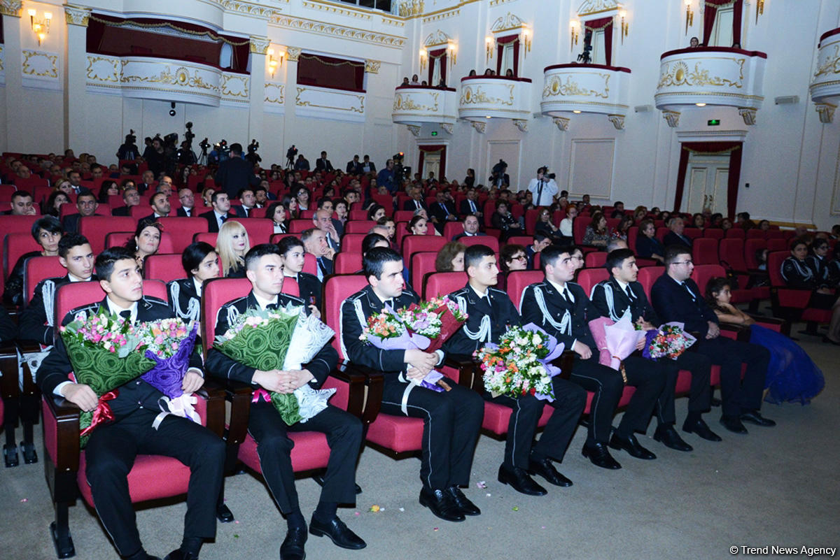 В Баку торжественно отметили 50-летие средней музыкальной школы при Культурном центре Службы госбезопасности (ФОТО)