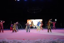 Впервые фильм “Один дома” представлен в Баку потрясающим новогодним гимнастическим Anchorшоу (ФОТО)