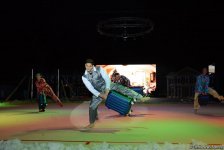 Впервые фильм “Один дома” представлен в Баку потрясающим новогодним гимнастическим Anchorшоу (ФОТО)