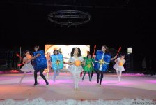 Впервые фильм “Один дома” представлен в Баку потрясающим новогодним гимнастическим Anchorшоу (ФОТО)