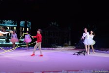 Впервые фильм “Один дома” представлен в Баку потрясающим новогодним гимнастическим Anchorшоу (ФОТО)