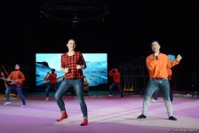 Впервые фильм “Один дома” представлен в Баку потрясающим новогодним гимнастическим Anchorшоу (ФОТО)
