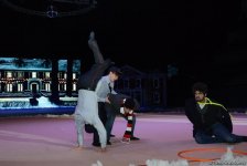 Впервые фильм “Один дома” представлен в Баку потрясающим новогодним гимнастическим Anchorшоу (ФОТО)