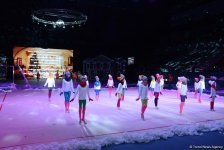 Впервые фильм “Один дома” представлен в Баку потрясающим новогодним гимнастическим Anchorшоу (ФОТО)