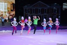 Впервые фильм “Один дома” представлен в Баку потрясающим новогодним гимнастическим Anchorшоу (ФОТО)