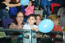 Впервые фильм “Один дома” представлен в Баку потрясающим новогодним гимнастическим Anchorшоу (ФОТО)