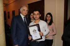 Полад Бюльбюльоглу наградил лауреатов конкурса в честь 120-летия Бюльбюля (ФОТО)