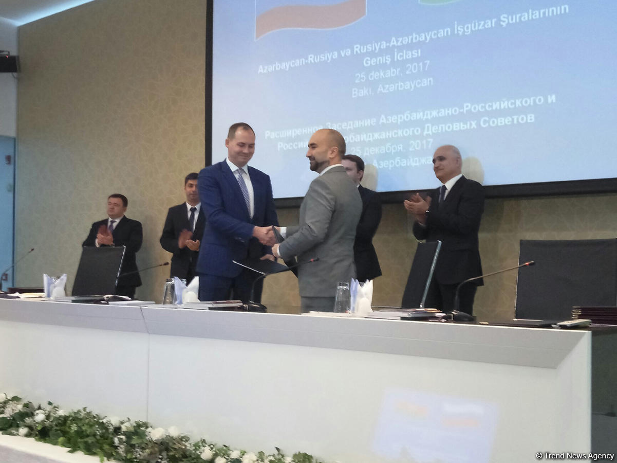 Azerbaijani, Russian companies ink MoUs (PHOTO)