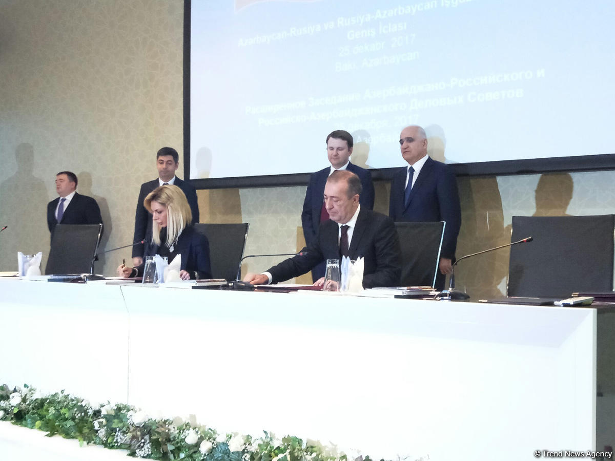 Azerbaijani, Russian companies ink MoUs (PHOTO)