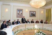 В Баку презентован исторический роман писателя-публициста Юнуса Огуза (ФОТО)