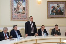 В Баку презентован исторический роман писателя-публициста Юнуса Огуза (ФОТО)