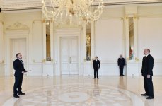 Президент Ильхам Алиев принял верительные грамоты послов ряда стран (ФОТО)