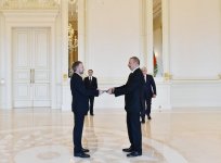 Президент Ильхам Алиев принял верительные грамоты послов ряда стран (ФОТО)