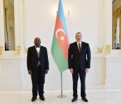 Президент Ильхам Алиев принял верительные грамоты послов ряда стран (ФОТО)