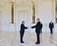 Президент Ильхам Алиев принял верительные грамоты послов ряда стран (ФОТО)