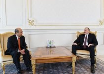 Президент Ильхам Алиев принял верительные грамоты послов ряда стран (ФОТО)