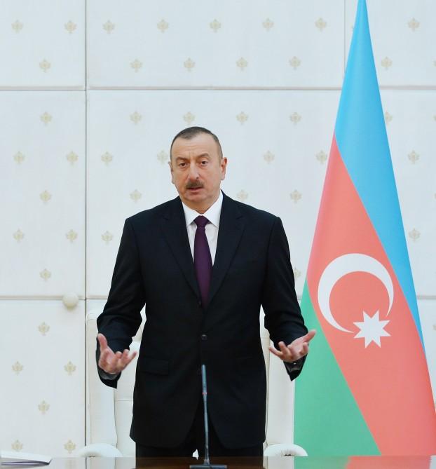 Под председательством Президента Ильхама Алиева прошло заседание Кабмина, посвященное итогам 2017 года и предстоящим задачам (ФОТО) (версия 2)