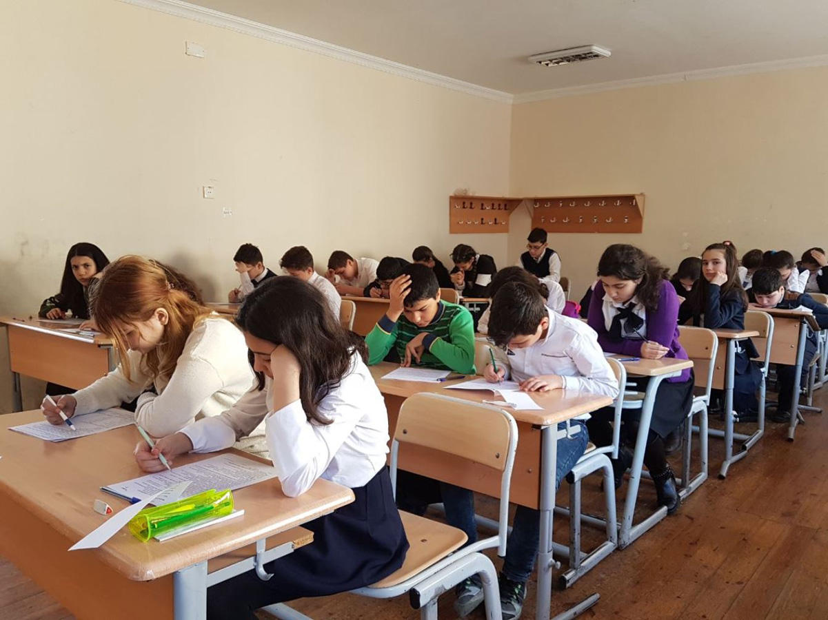 В Азербайджане стартовала юбилейная олимпиада по русскому языку и литературе (ФОТО)