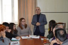 Чебурашка и его друзья на сцене в Баку (ФОТО)