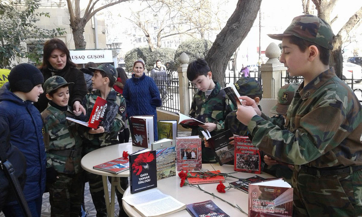 В Баку открылась книжная выставка, посвященная трагедии 20 января (ФОТО)