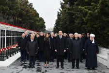 Президент Азербайджана и его супруга почтили светлую память шехидов (ФОТО)