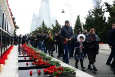 Общественность Азербайджана чтит светлую память жертв трагедии 20 января (ФОТО)