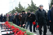 Общественность Азербайджана чтит светлую память жертв трагедии 20 января (ФОТО)