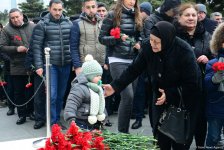 Общественность Азербайджана чтит светлую память жертв трагедии 20 января (ФОТО)