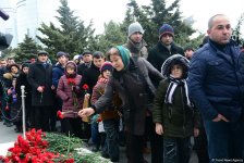 Общественность Азербайджана чтит светлую память жертв трагедии 20 января (ФОТО)