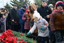 Общественность Азербайджана чтит светлую память жертв трагедии 20 января (ФОТО)