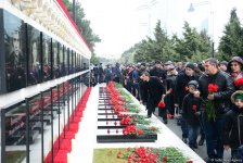 Общественность Азербайджана чтит светлую память жертв трагедии 20 января (ФОТО)