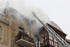Пожар в жилом здании в центре Баку локализован (ФОТО) (Обновлено)