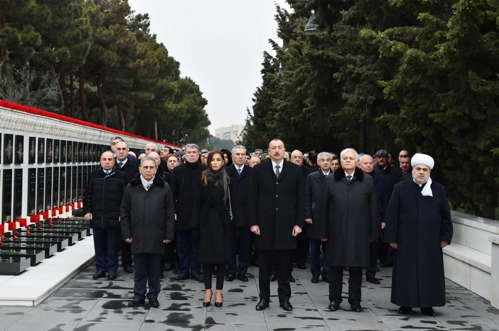 Президент Азербайджана и его супруга почтили светлую память шехидов (ФОТО)