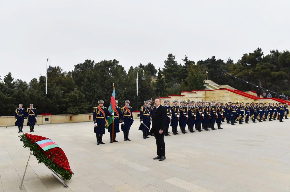 Президент Азербайджана и его супруга почтили светлую память шехидов (ФОТО)