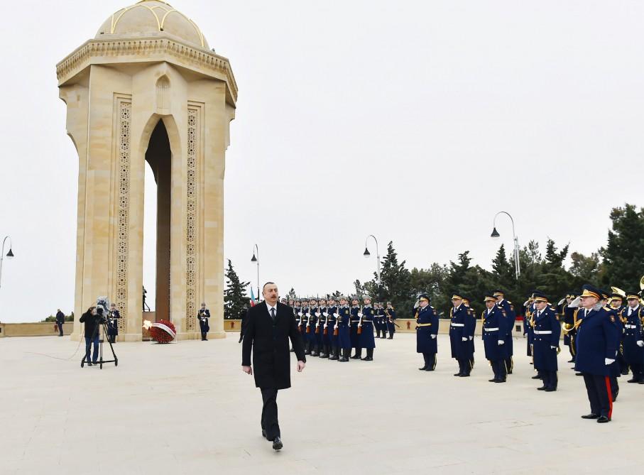 Президент Азербайджана и его супруга почтили светлую память шехидов (ФОТО)