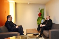 President Aliyev meets Georgian PM in Davos (PHOTO)