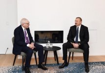 Президент Азербайджана встретился в Давосе с исполнительным директором Carlyle Group (ФОТО)