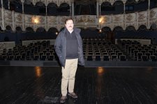 Известный турецкий актер приехал в Баку (ФОТО)