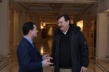 Известный турецкий актер приехал в Баку (ФОТО)