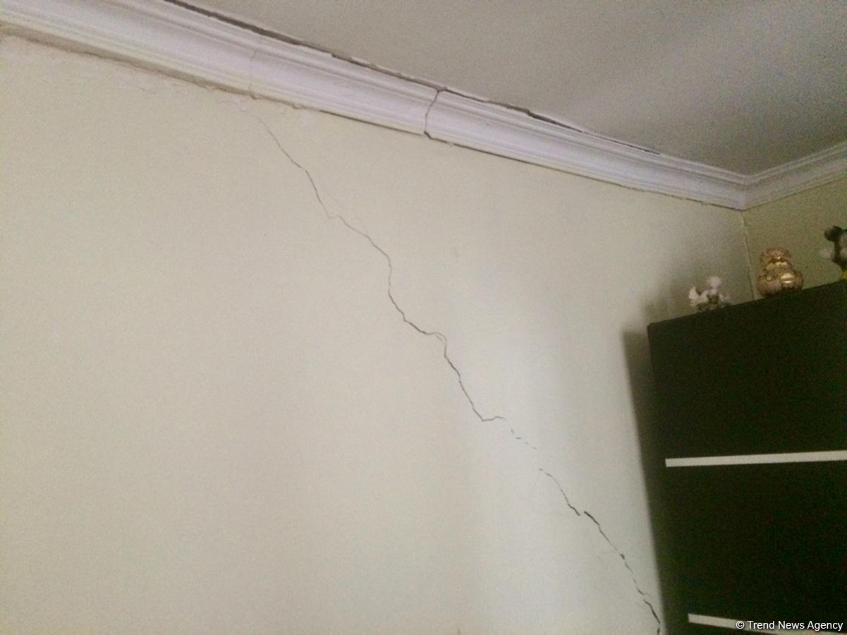 В бакинском поселке Баилово около 90 домов находятся в аварийном состоянии