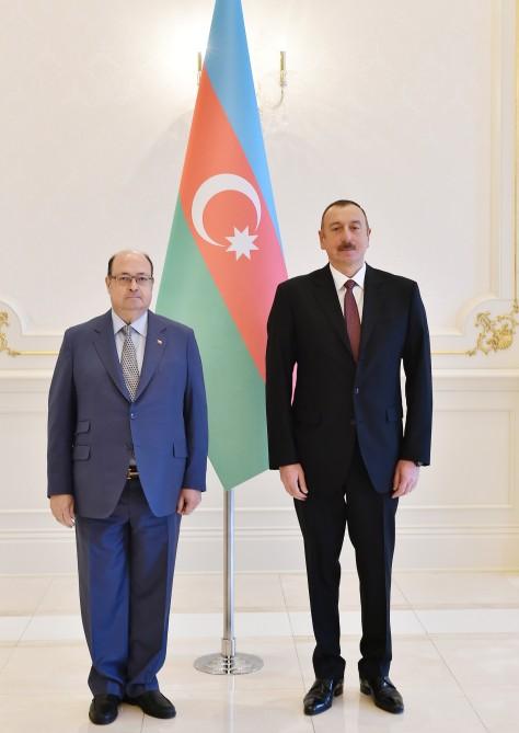 Президент Ильхам Алиев принял верительные грамоты послов Эквадора и Чили (ФОТО)