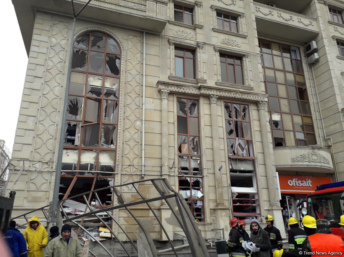 Появилась информация о пострадавшем при пожаре в центре Баку (ОБНОВЛЕНО) (ФОТО/ВИДЕО)