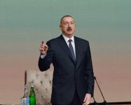 Президент Ильхам Алиев принял участие в конференции в рамках Госпрограммы социально-экономического развития регионов Азербайджана (ФОТО)